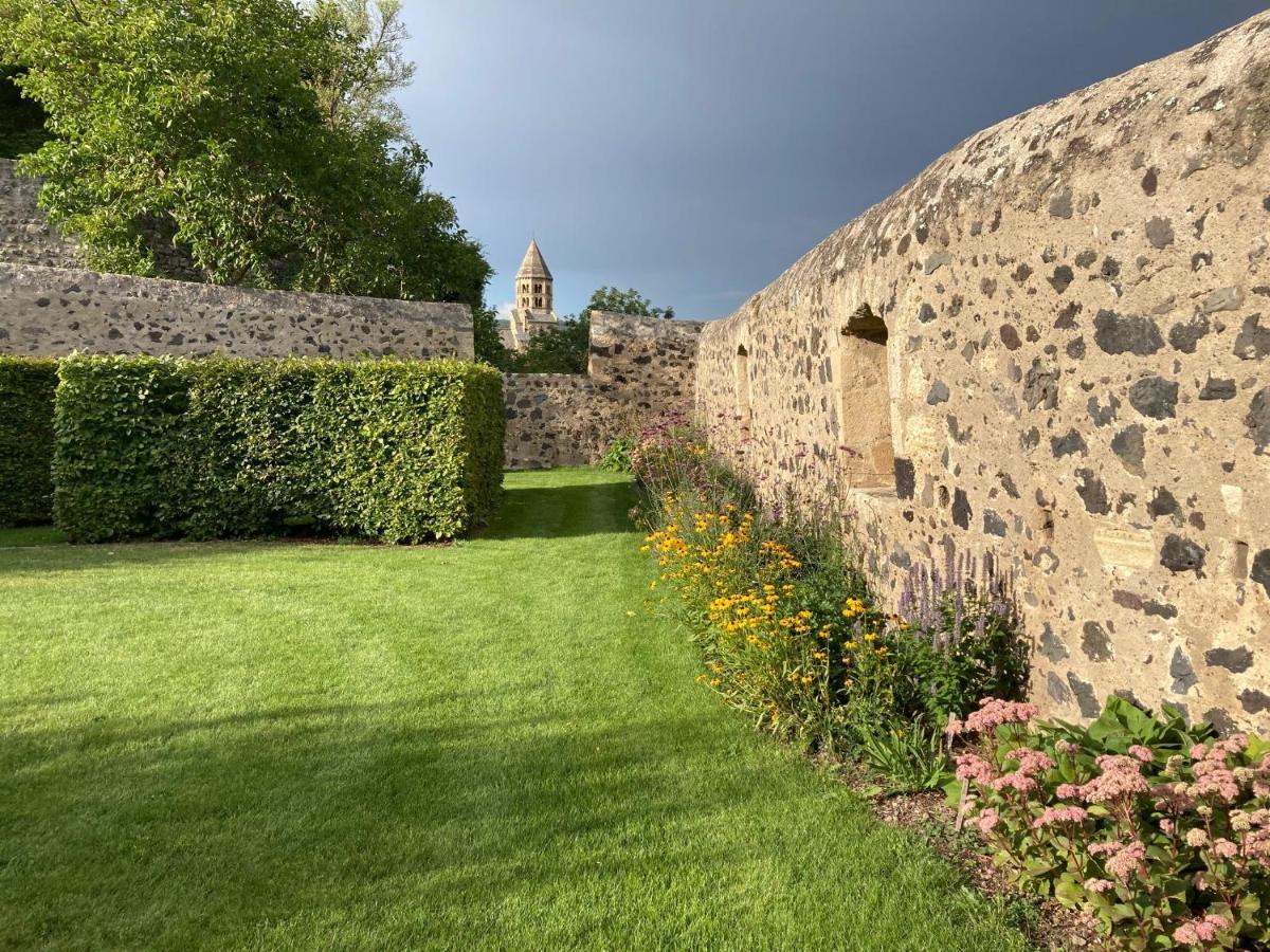 Chateau Royal De Saint-Saturnin Buitenkant foto
