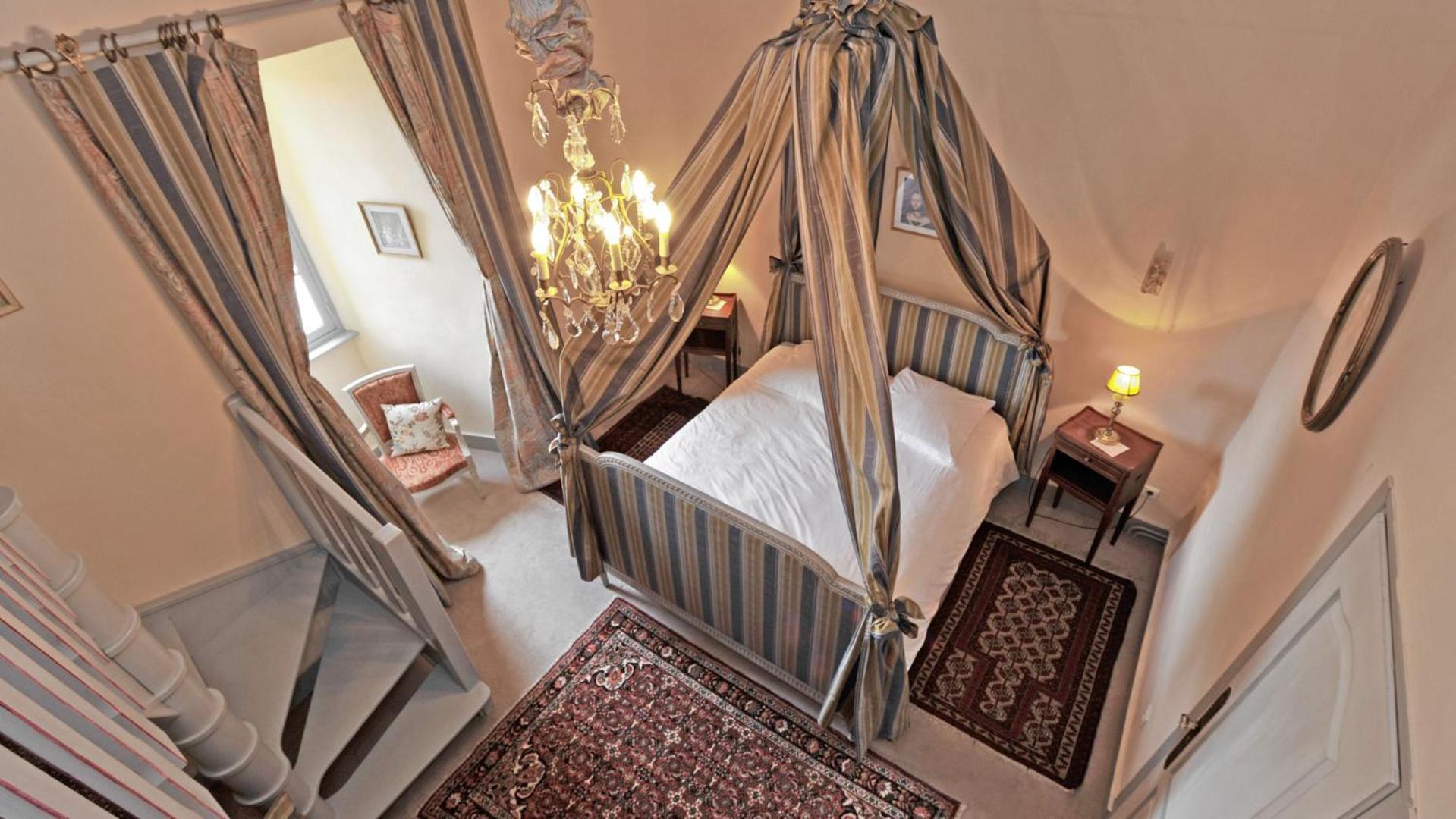 Chateau Royal De Saint-Saturnin Buitenkant foto