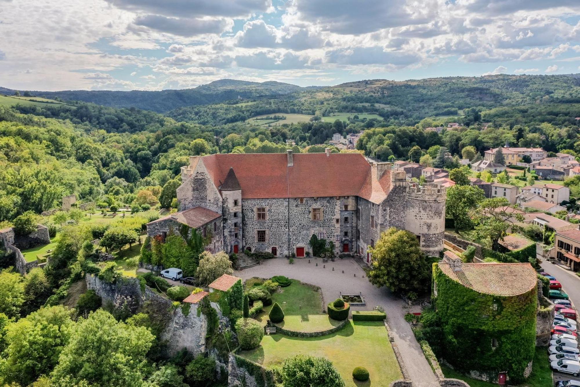 Chateau Royal De Saint-Saturnin Buitenkant foto