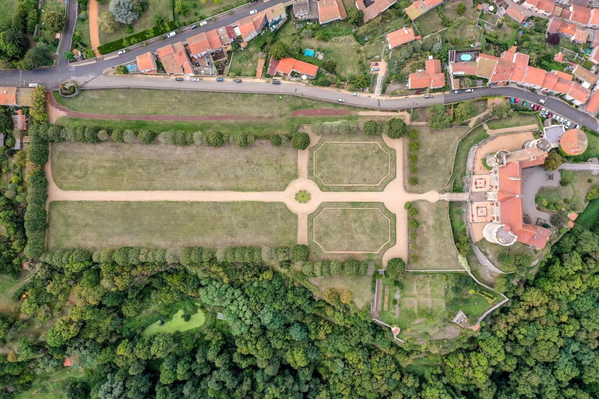 Chateau Royal De Saint-Saturnin Buitenkant foto