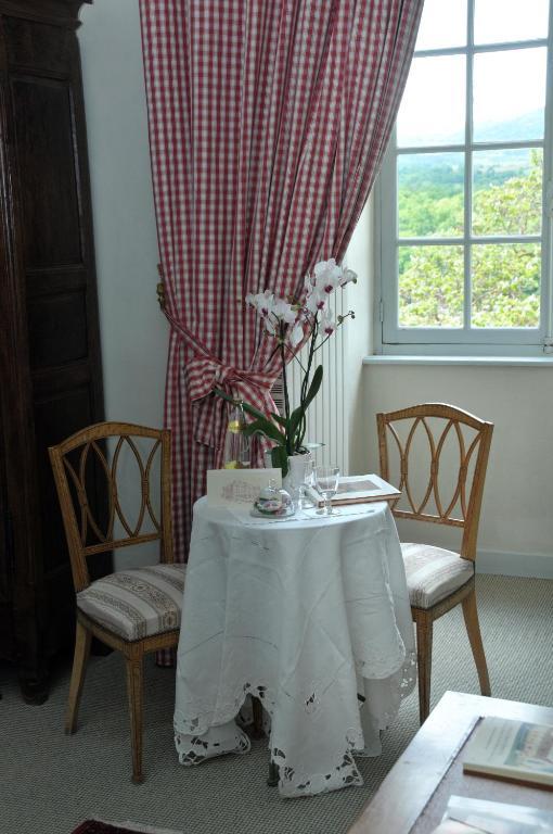 Chateau Royal De Saint-Saturnin Kamer foto