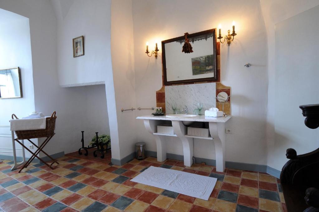Chateau Royal De Saint-Saturnin Kamer foto